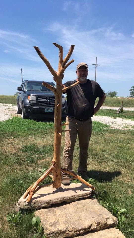 Cedar root-art coat tree