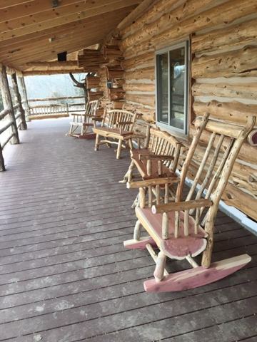 Sticks & Stones hand-notched cedar log cabin work