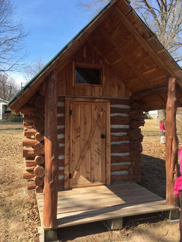 Sticks & Stones hand-notched cedar log cabin work