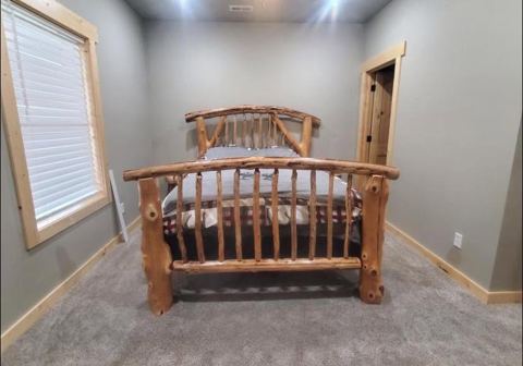 Sticks & Stones hand-notched cedar log cabin work