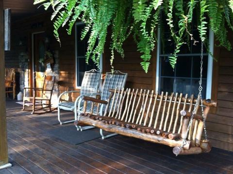Sticks & Stones hand-notched cedar log cabin work
