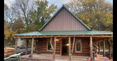 Sticks & Stones hand-notched cedar log cabin work