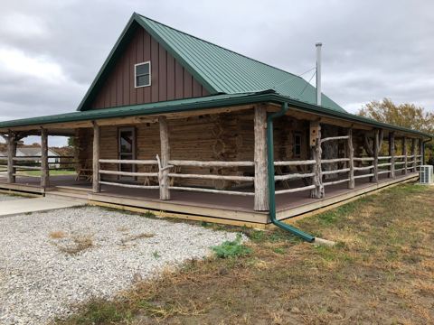 Sticks & Stones hand-notched cedar log cabin work